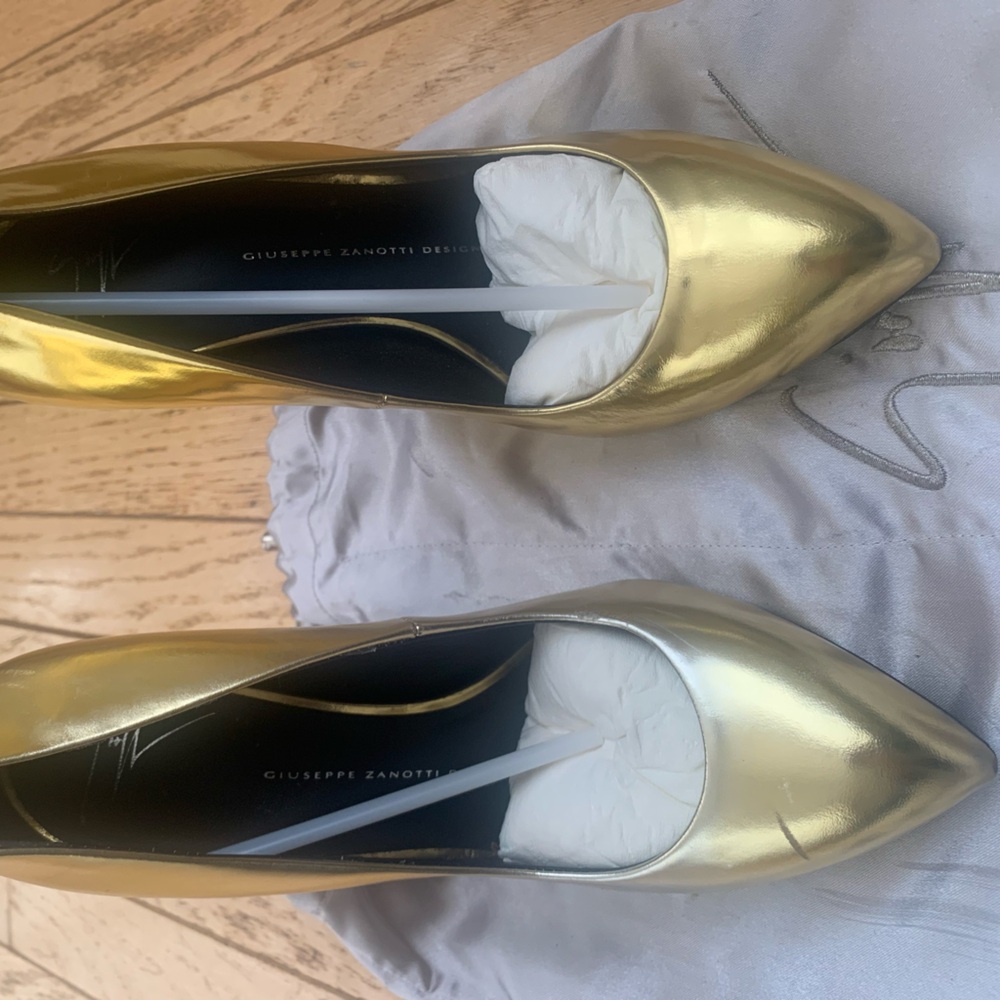 Giuseppe Zanotti Metallic Gold Pump